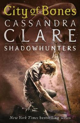 The Mortal Instruments 1: City of Bones: From the international bestselling author who defined romantasy: the original Shadowhunter series about demon hunting, betrayal, secrets and forbidden love