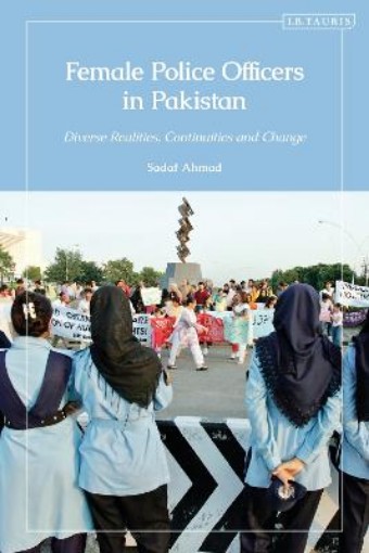 Picture of Female Police Officers in Pakistan